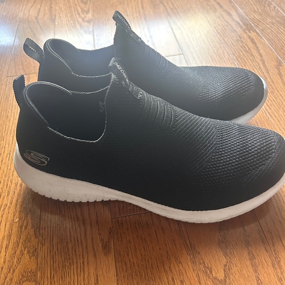 Sketchers Slip-on Shoes - Picture 1 of 6